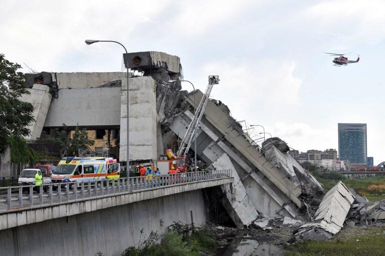 Cerca de 30 carros passavam sobre a estrutura no momento do acidente