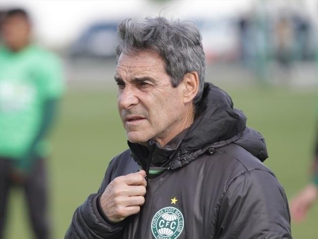 Carpegiani salvou o Coritiba do rebaixamento em 2016