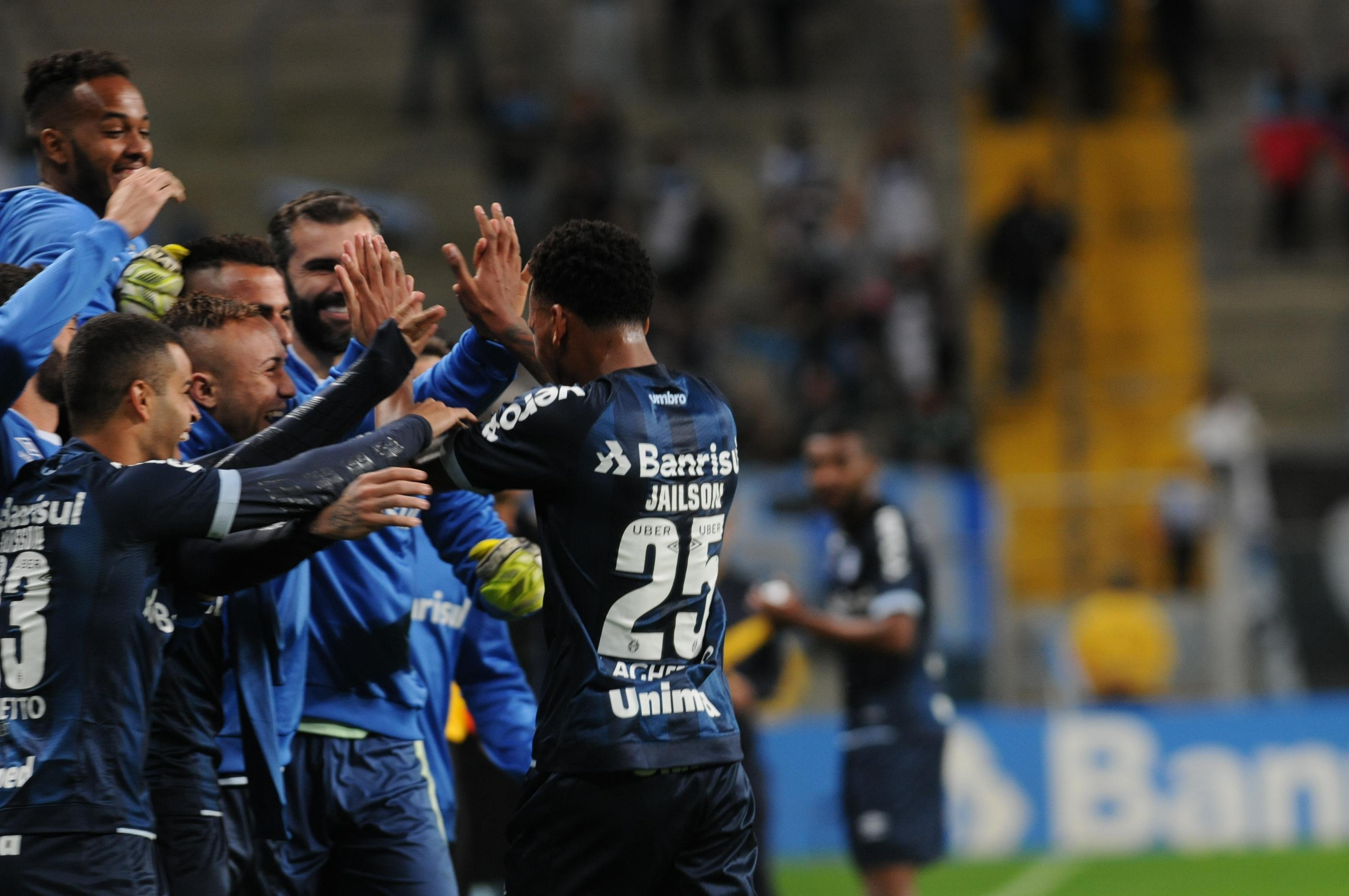 Para Maicon, atua&ccedil;&atilde;o de reservas valoriza grupo do Gr&ecirc;mio 