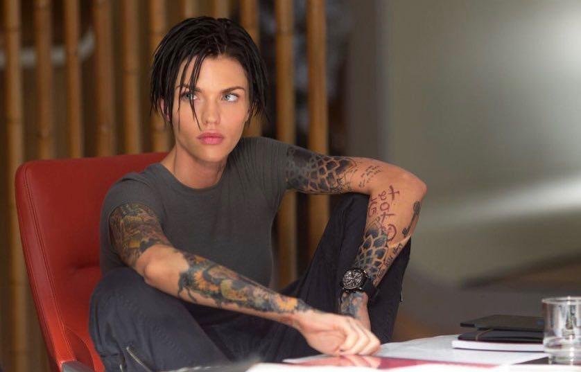 Ruby Rose deleta seu Twitter e critica mulheres e comunidade LGBT