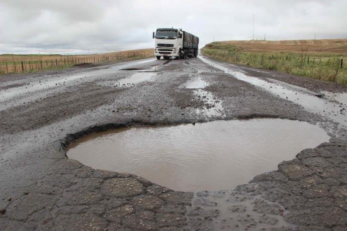 RS tem 1.371 quil&ocirc;metros de rodovias considerados p&eacute;ssimos