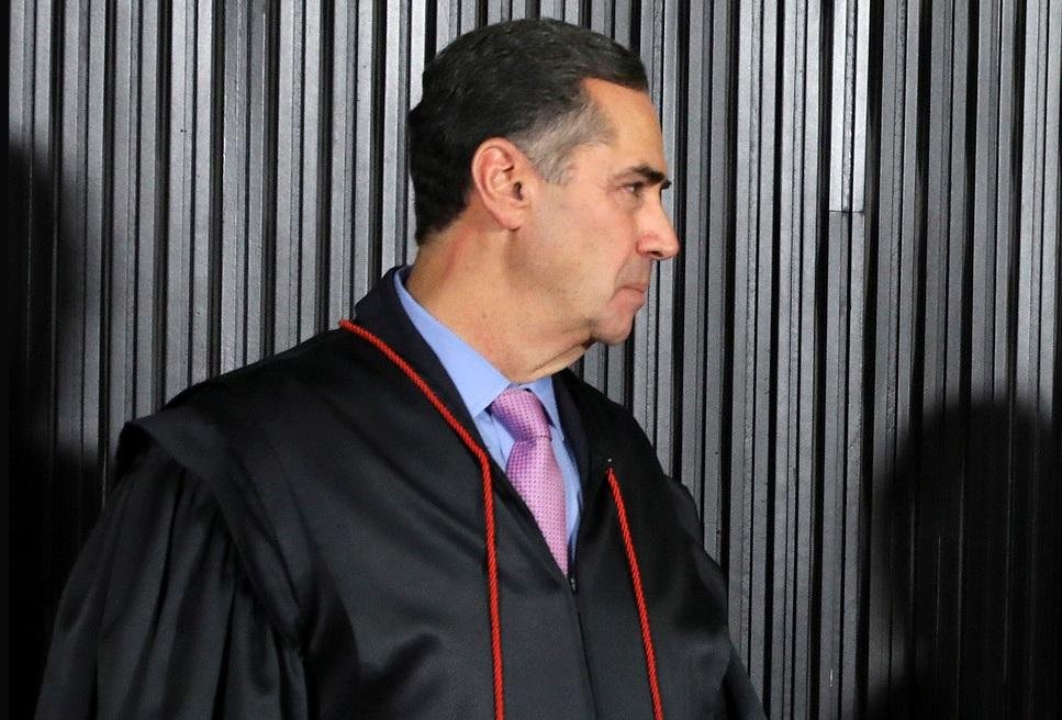 Ex-presidente j&aacute; &eacute; alvo de dois pedidos por impugna&ccedil;&atilde;o de sua participa&ccedil;&atilde;o no pleito