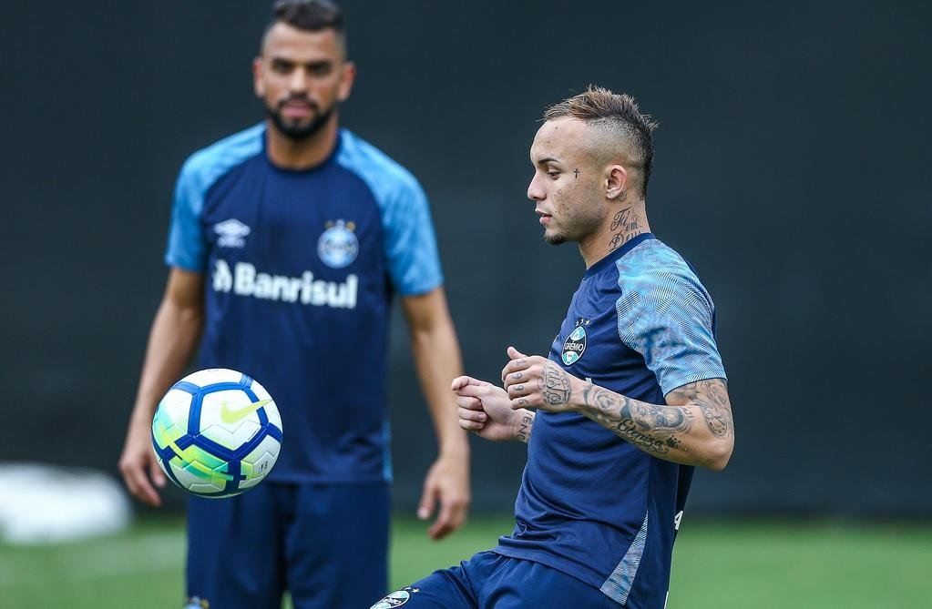 Agenda cheia faz Gr&ecirc;mio esquecer elimina&ccedil;&atilde;o da Copa do Brasil 
