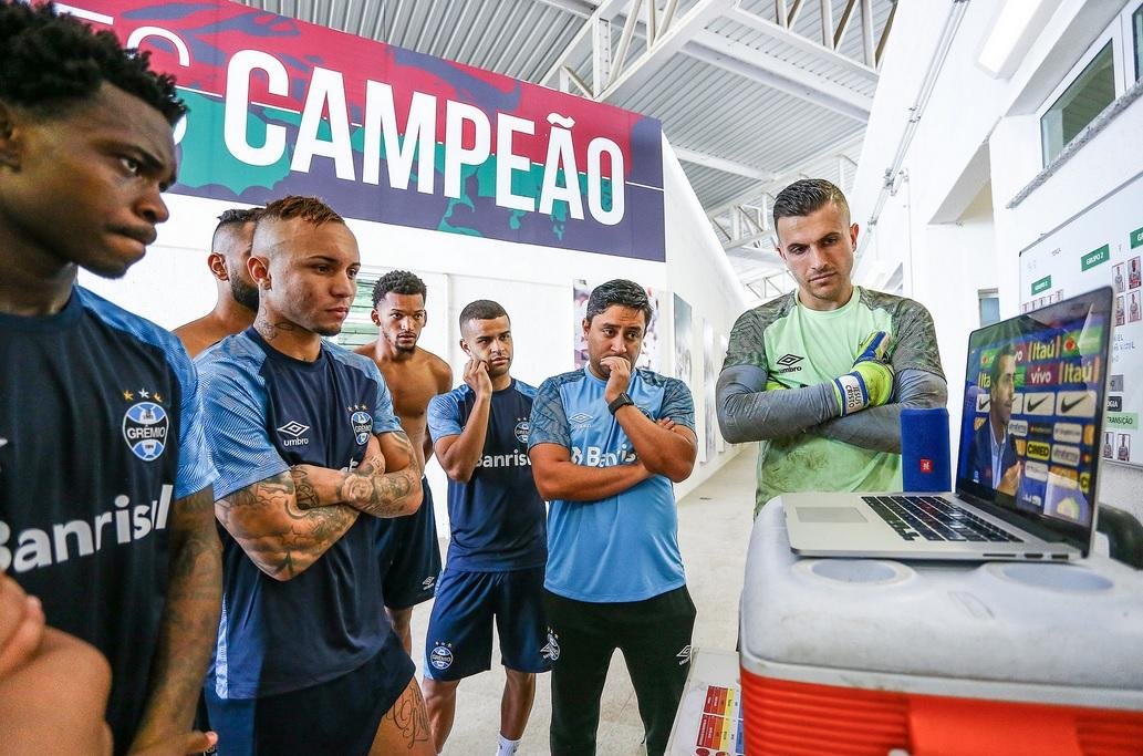 Sequ&ecirc;ncia e evolu&ccedil;&atilde;o foram cruciais para a convoca&ccedil;&atilde;o, diz Everton 
