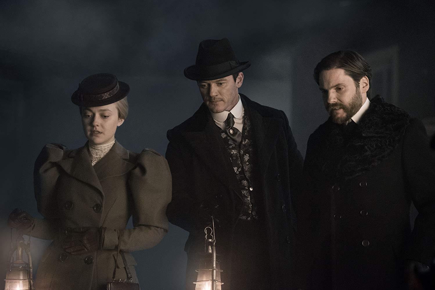 Daniel Br&uuml;hl, Luke Evans e Dakota Fanning retornam como os protagonistas da trama