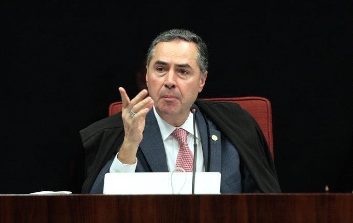 Sete processos j&aacute; encaminhados ao TSE contestam o registro do petista