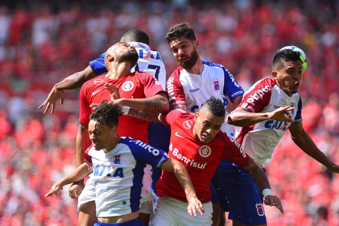 Jogadores do Inter exaltam dedica&ccedil;&atilde;o e trabalho de Camilo