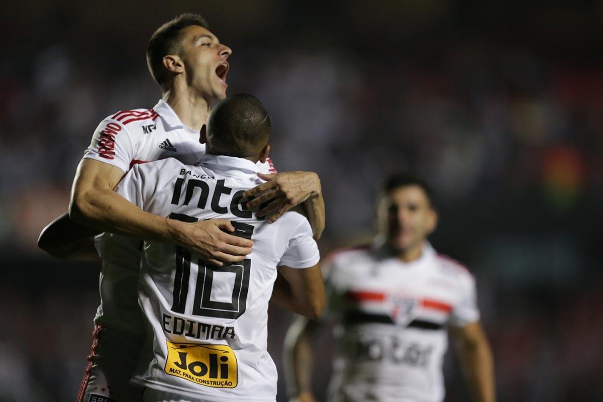 Tricolor paulista aplicou 2 a 0 mesmo poupando cinco titulares