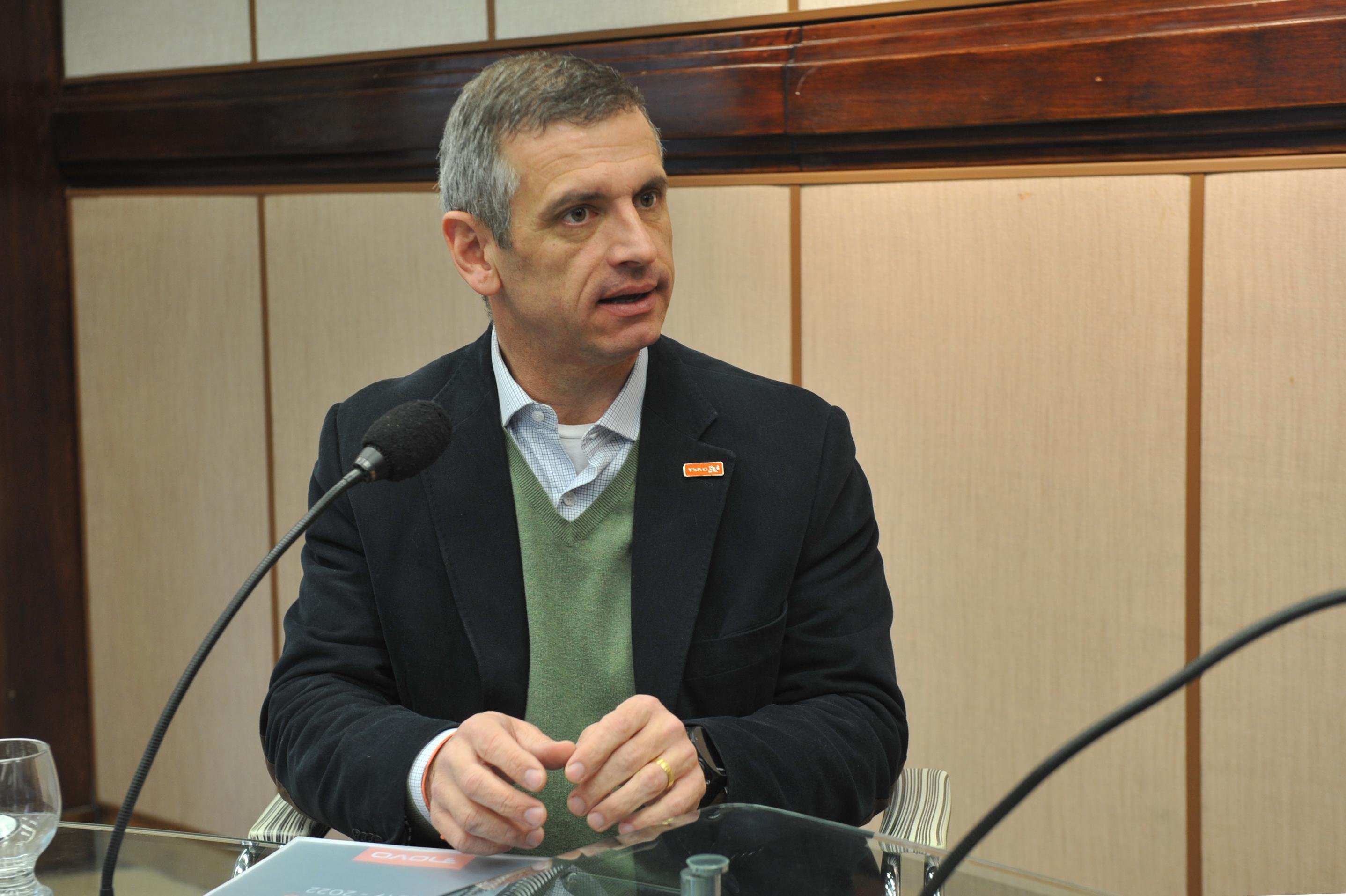 Candidato a governador pelo Partido Novo criticou os pol&iacute;ticos profissionais