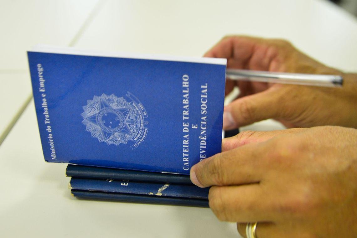 Acordo facilitar&aacute; acesso do trabalhador &agrave; carteira profissional em todo o pa&iacute;s  