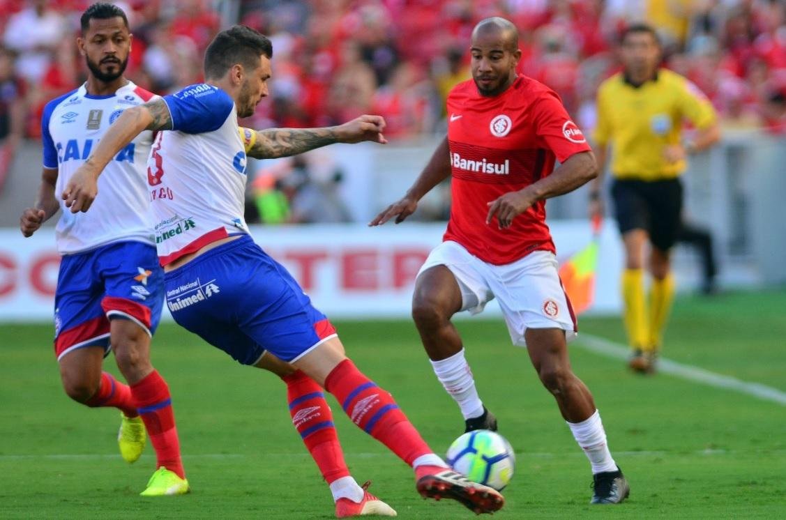 Primeiro jogo do campeonato entre os dois clubes terminou com vit&oacute;ria do Inter por 2 a 0, no Beira-Rio