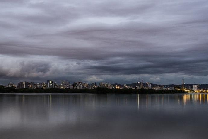 Estado dever&aacute; ter temporais na madrugada desta sexta