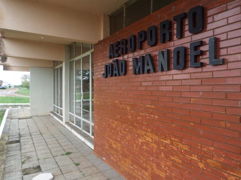 O aeroporto est&aacute; desativado h&aacute; 20 anos