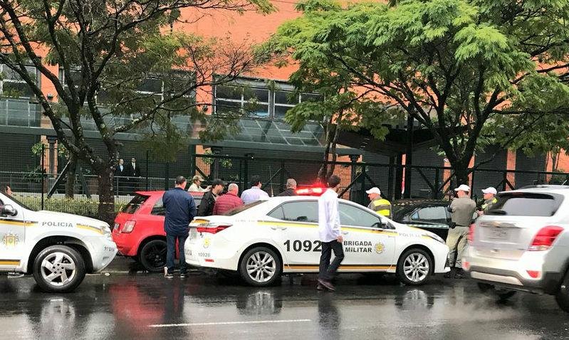 Um rev&oacute;lver, com a numera&ccedil;&atilde;o raspada, foi encontrado pr&oacute;ximo ao corpo do homem morto