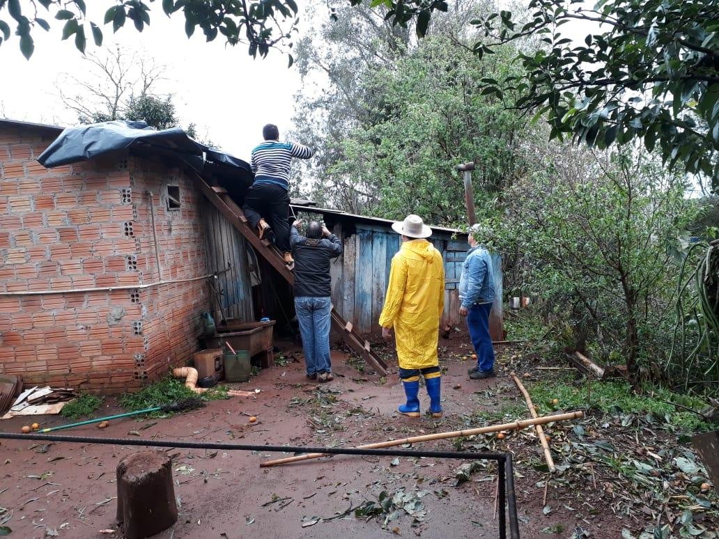 Pelo menos 70 casas de Coronel Bicaco foram destelhadas
