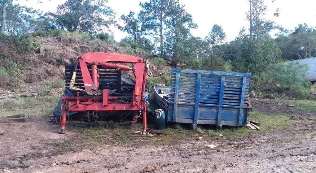 Desmanche de caminh&otilde;es &eacute; descoberto em Viam&atilde;o 