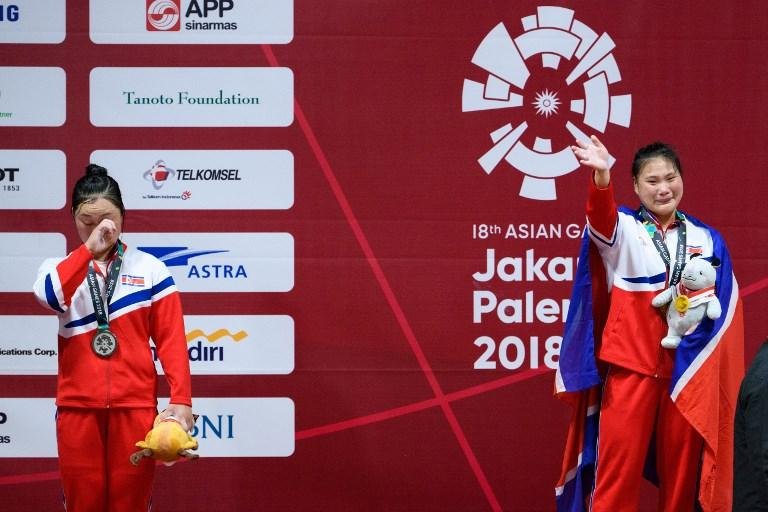 Kim Hyo Sim, atleta da Coreia do Norte, se emociona durante Jogos Asi&aacute;ticos em Jacarta 