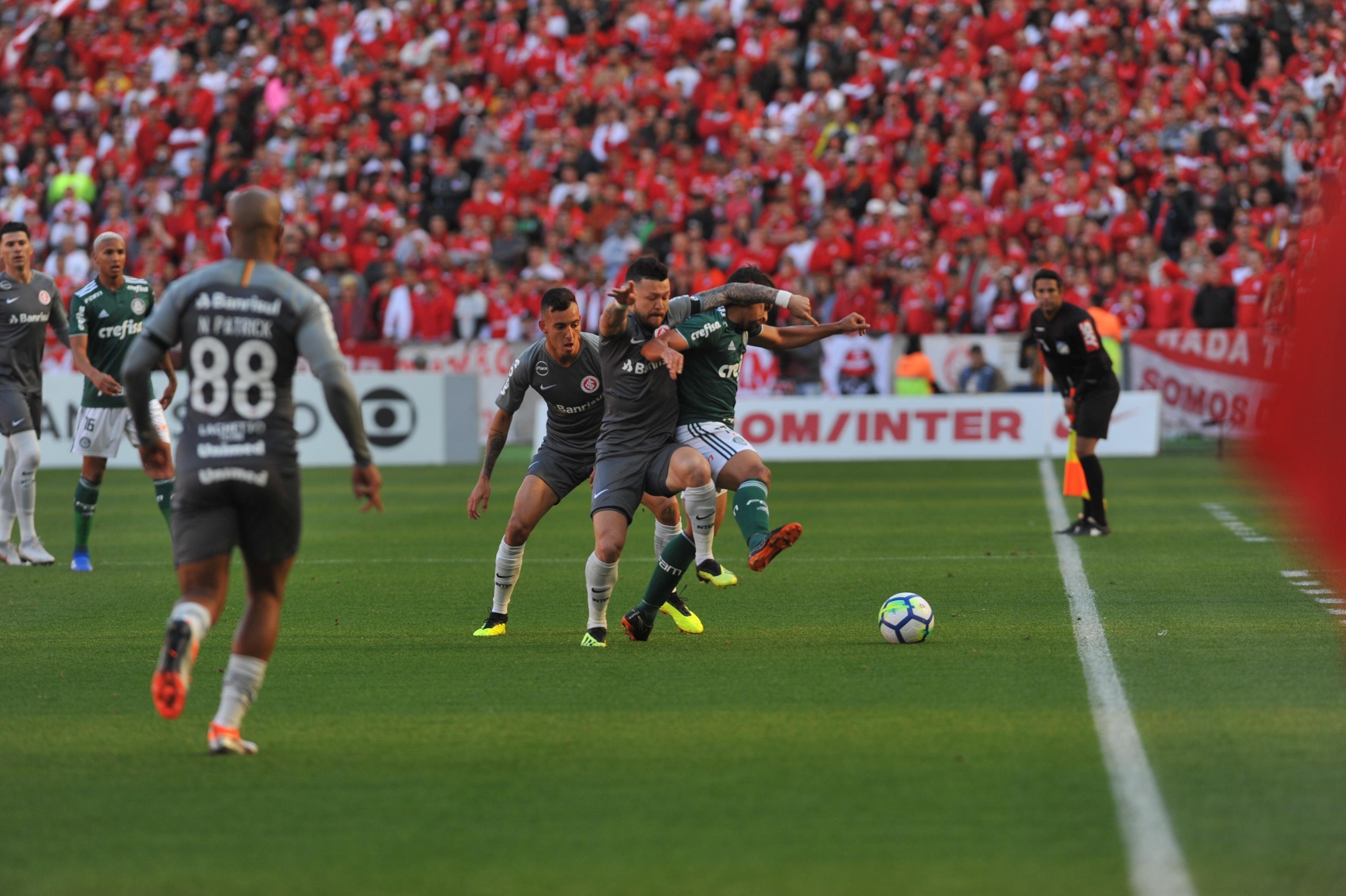 Colorado fez primeiro tempo ruim e n&atilde;o conseguiu mudar 0 a 0 na etapa final