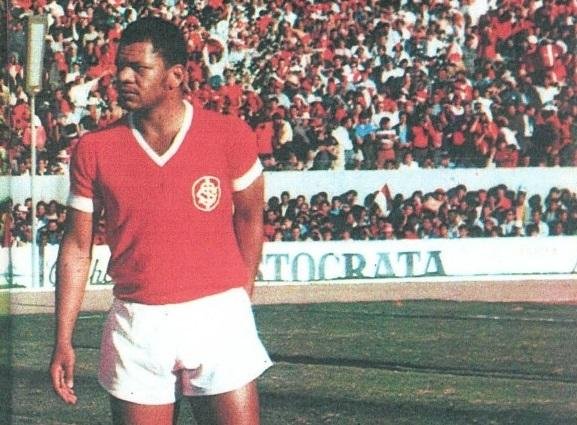 Contempor&acirc;neo, ex-jogador chileno exaltou "generosidade" de um "gigante da hist&oacute;ria colorada"