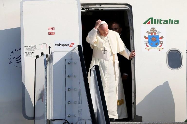 Papa Francisco chega na Irlanda em meio aos esc&acirc;ndalos do clero