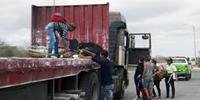 Por dia, cerca de 700 venezuelanos atravessam a fronteira com o Brasil