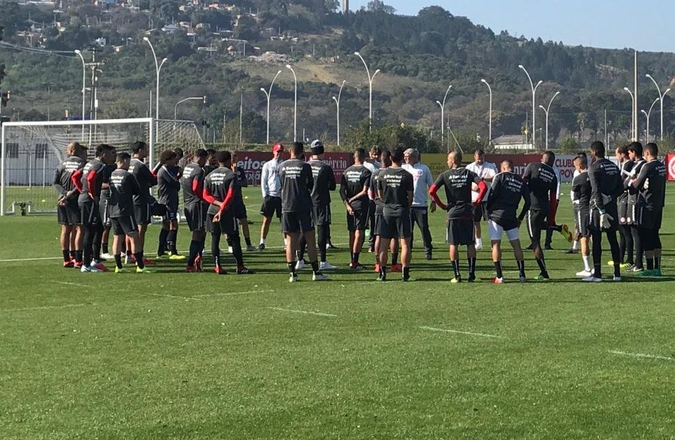 Inter faz treino t&eacute;cnico sem Dourado, Patrick e Rossi 
