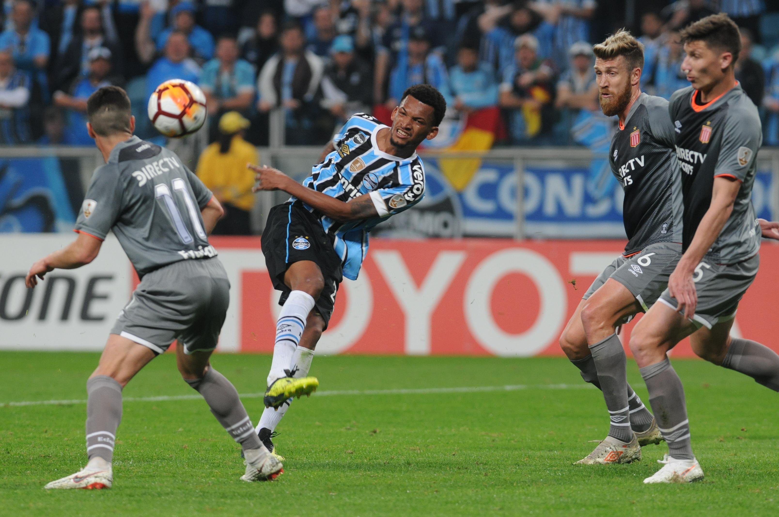Ja&iacute;lson se despediu do Gr&ecirc;mio na vit&oacute;ria sobre o Estudiantes