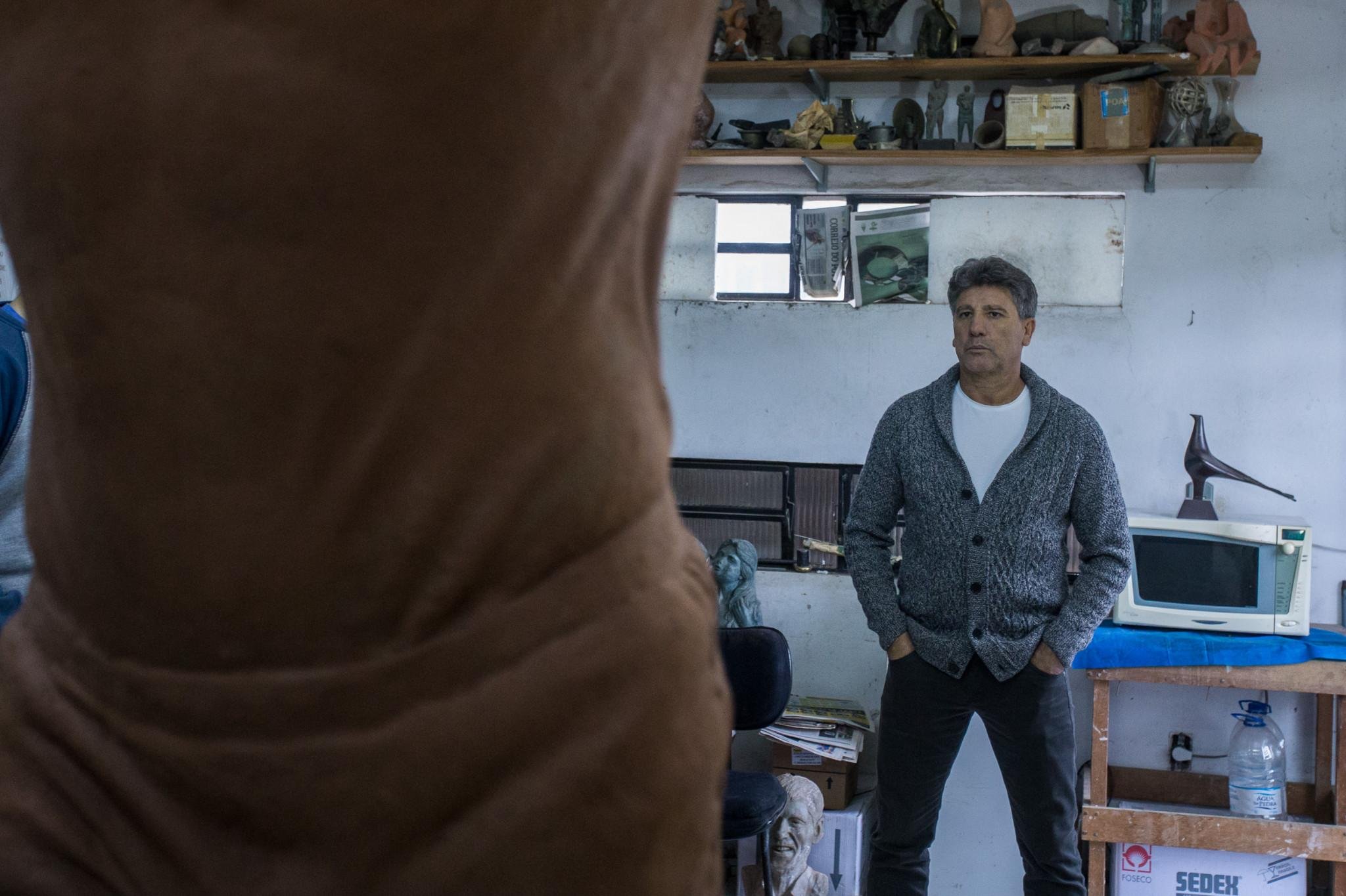Renato foi acompanhar a constru&ccedil;&atilde;o de sua est&aacute;tua