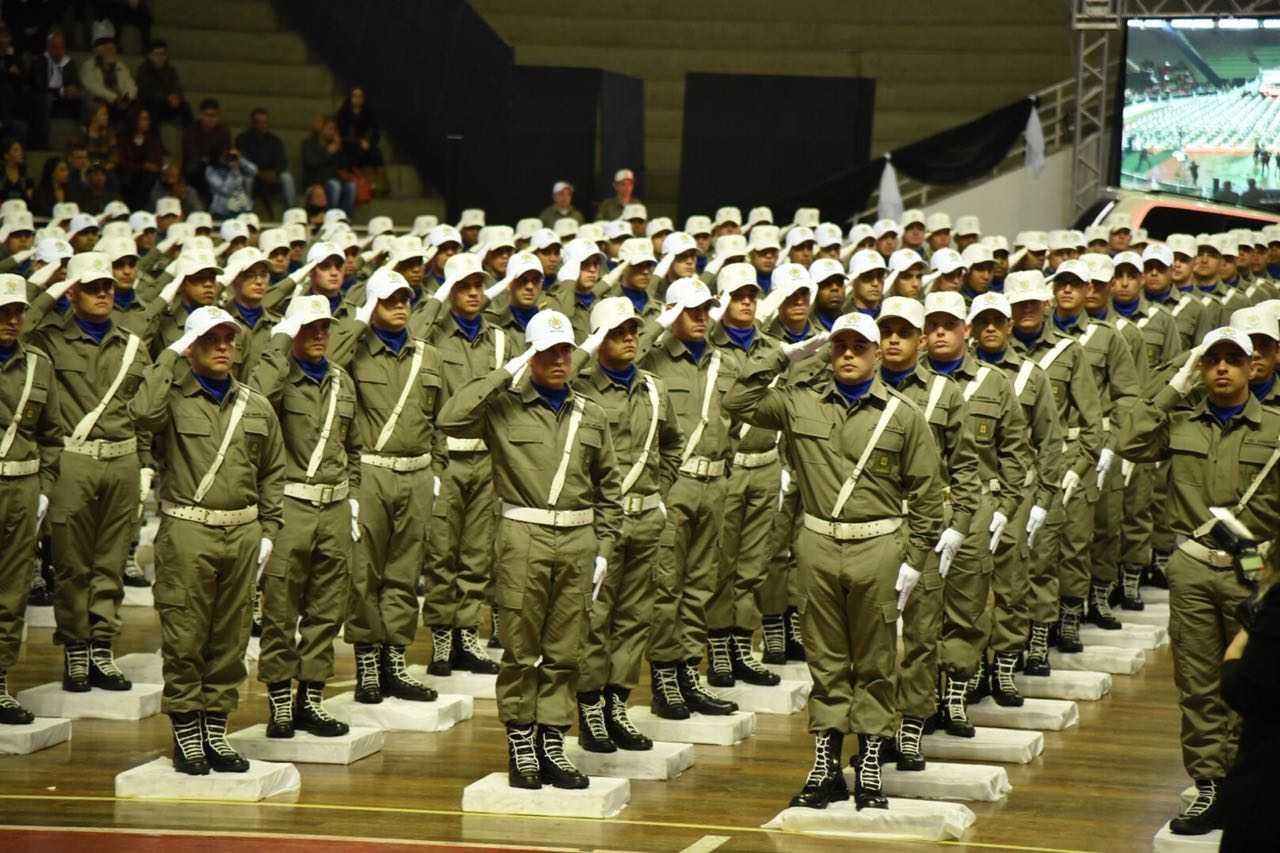 Formatura de novos 405 policiais militares ocorreu nesta sexta-feira