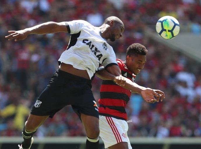 Flamengo permanece com 41 pontos