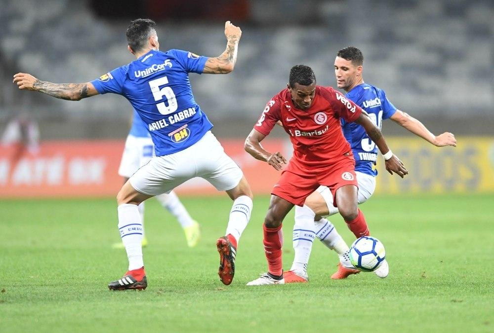 Inter segura a press&atilde;o do Cruzeiro e empata em 0 a 0