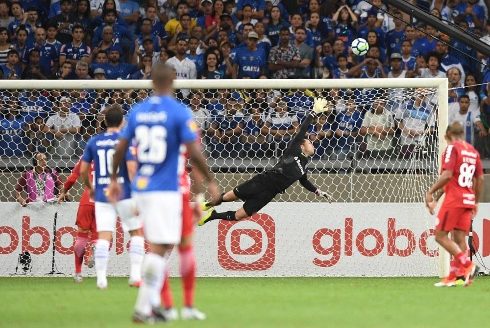 Lomba fechou o gol contra o Cruzeiro no Mineir&atilde;o