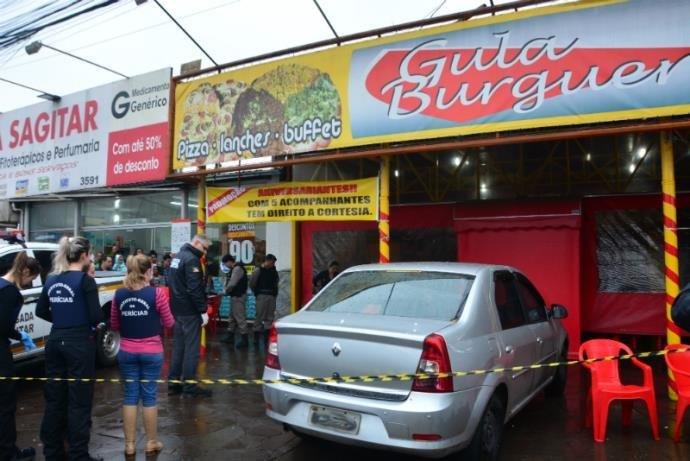 Ataque ocorreu em frente a esta lancheria em Canoas
