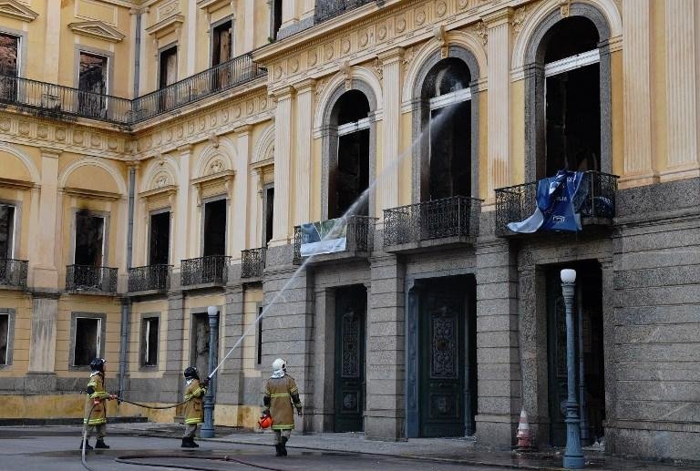 Ap&oacute;s inc&ecirc;ndio em museu, governo faz reuni&atilde;o no Planalto