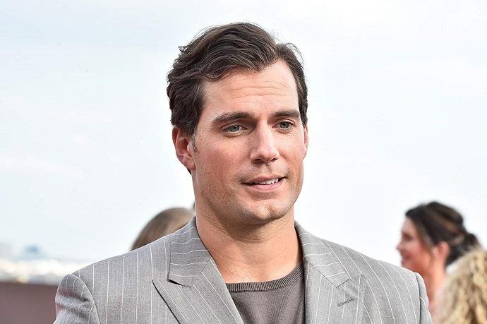 Henry Cavill vai estrelar adapta&ccedil;&atilde;o de "The Witcher" 