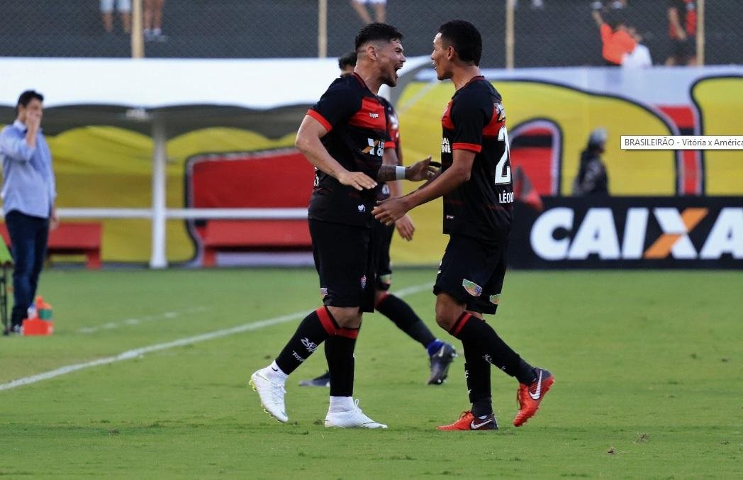 Em Salvador, L&eacute;o Cear&aacute; marca de novo e Vit&oacute;ria derrota o Am&eacute;rica-MG por 1 a 0
