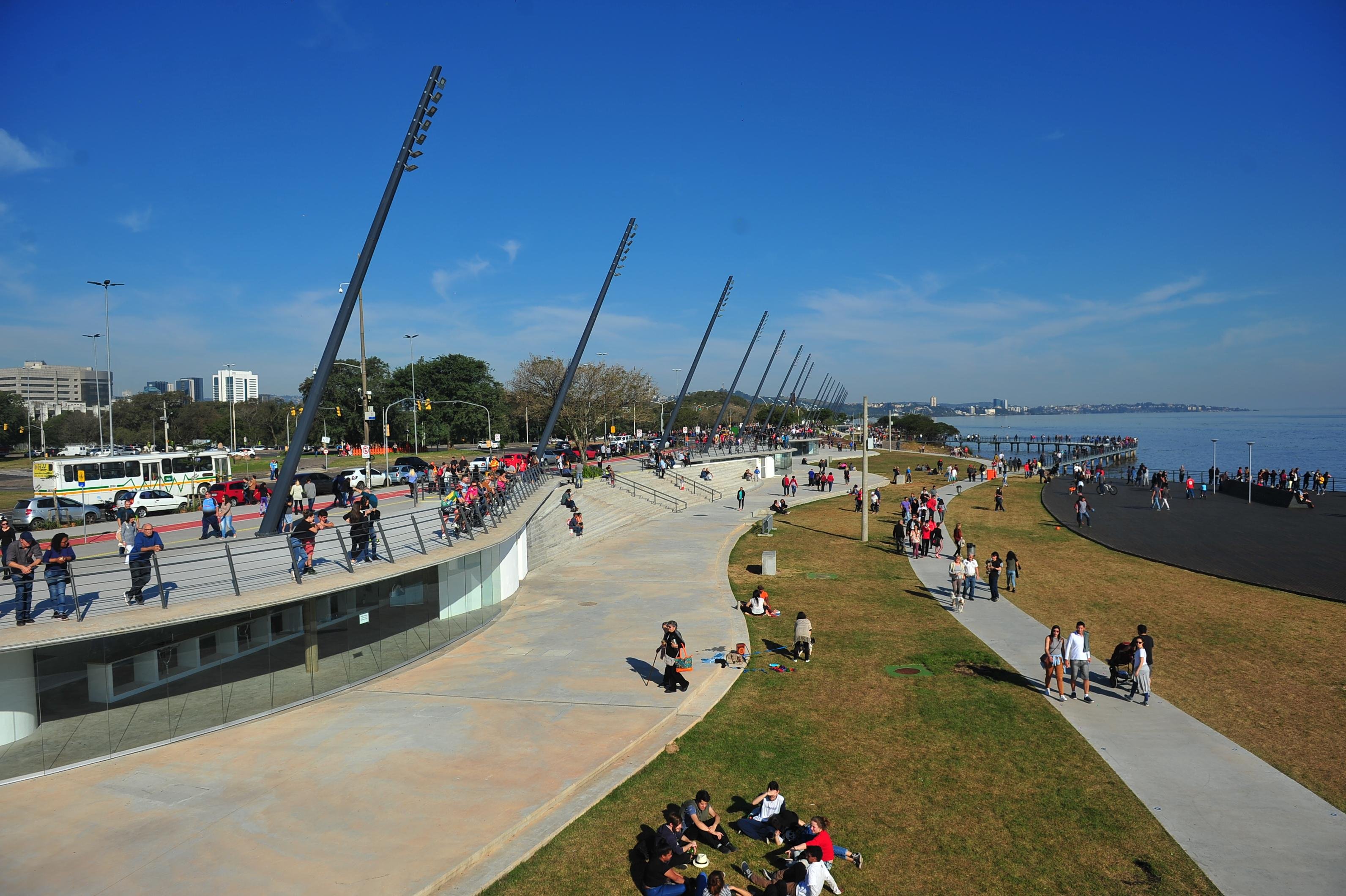 Sexta-feira enrolarada em Porto Alegre dever&aacute; ter at&eacute; 28&deg;C