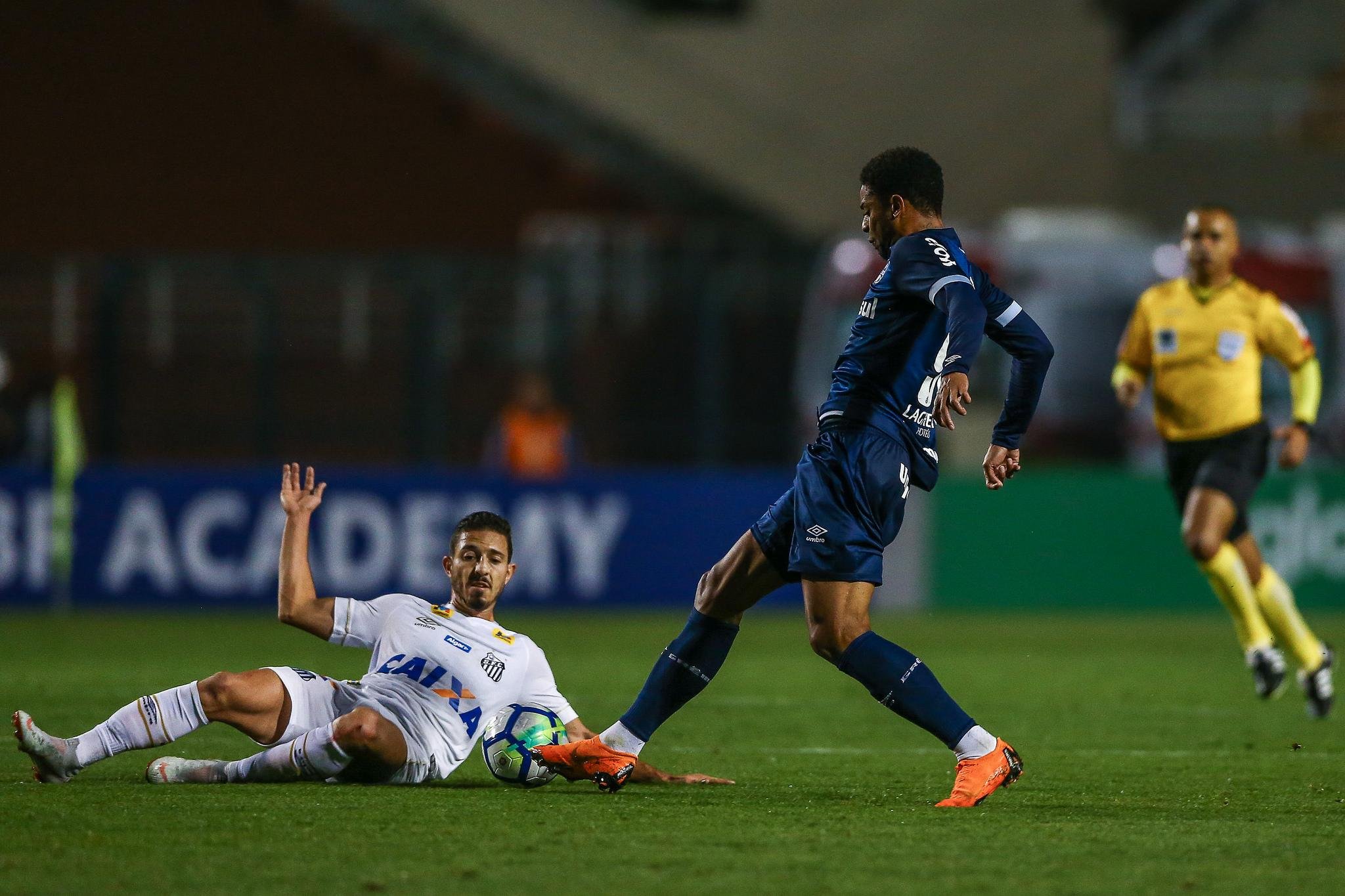 Tricolor teve as melhores chances, mas ficou no 0 a 0 