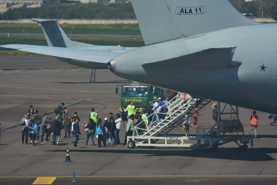 Boeing 767 da For&ccedil;a A&eacute;rea Brasileira pousou no come&ccedil;o da tarde