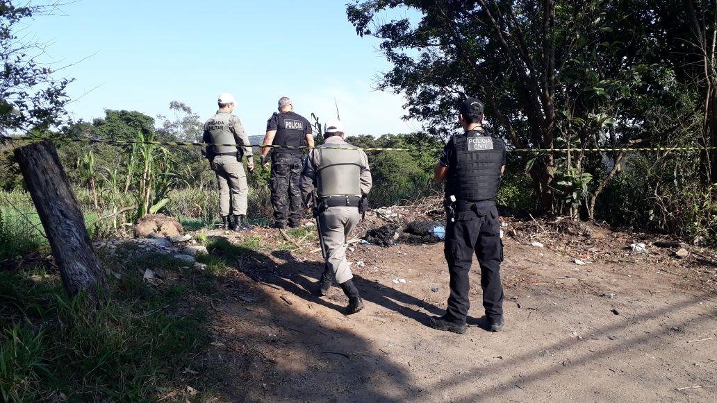 Corpos foram encontrados em um matagal	