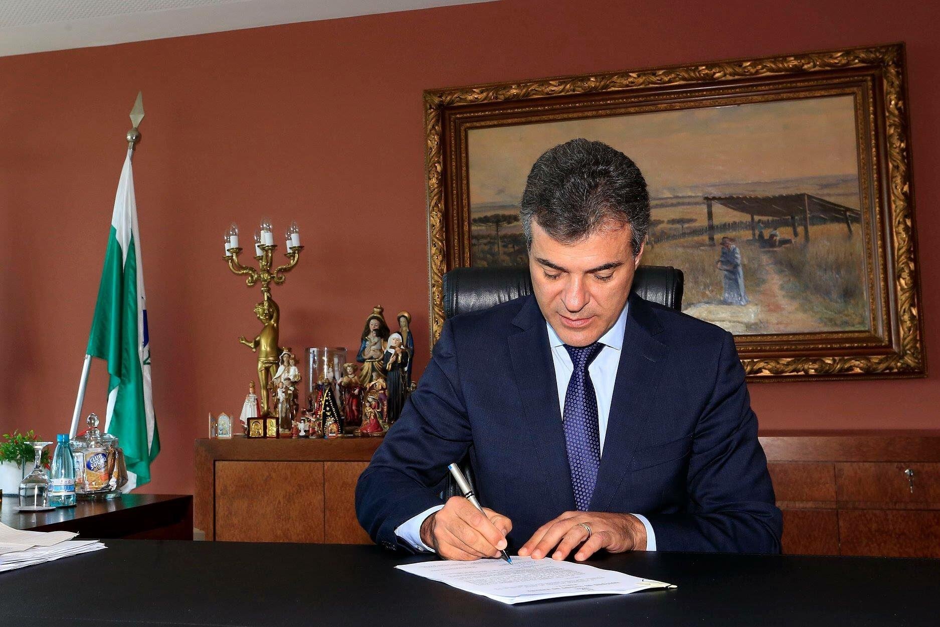 TJ do Paran&aacute; nega habeas corpus para Beto e Fernanda Richa