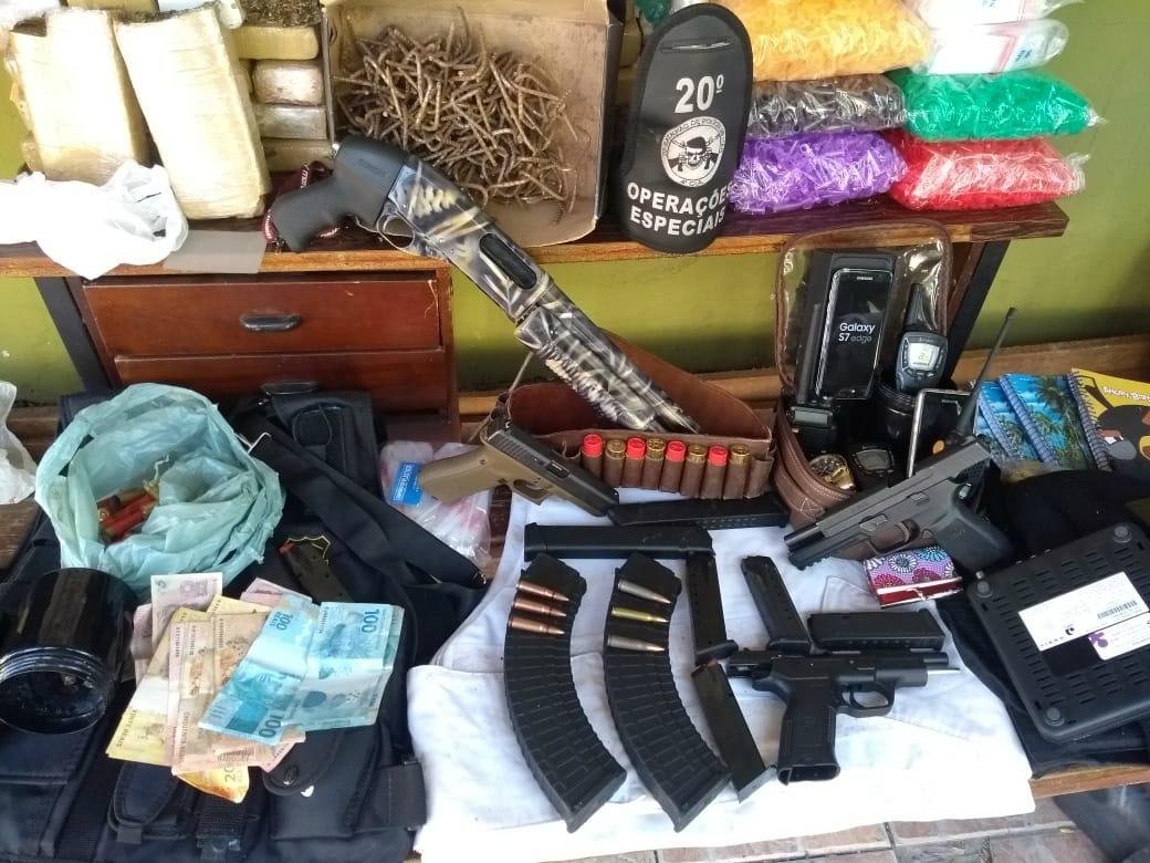 Drogas, armamentos e muni&ccedil;&atilde;o s&atilde;o apreendidos em Porto Alegre