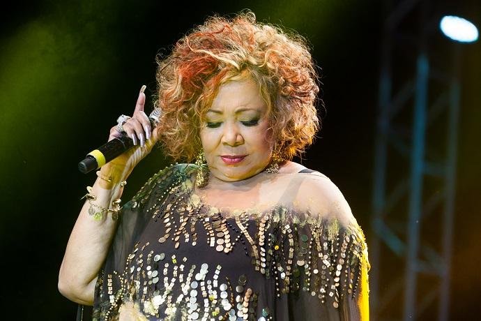 Alcione apresenta show "Eu Sou A Marrom" em Porto Alegre