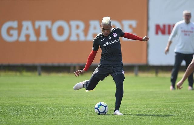 Jonatan &Aacute;lvez marcou apenas dois gols em nove partidas no Inter