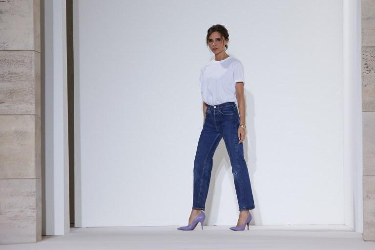 Primeira vez, Victoria Beckham vai apresentar uma cole&ccedil;&atilde;o em seu pr&oacute;prio pa&iacute;s