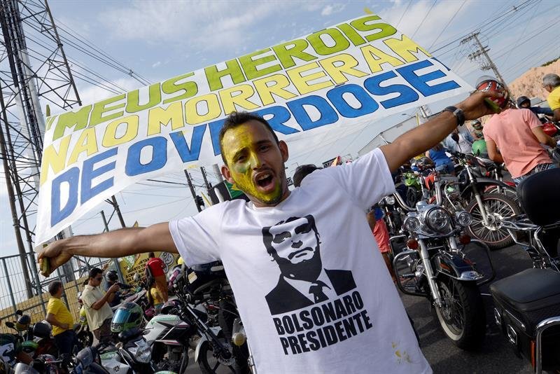 Simpatizantes de Bolsonaro fizeram carreata em Manaus neste s&aacute;bado