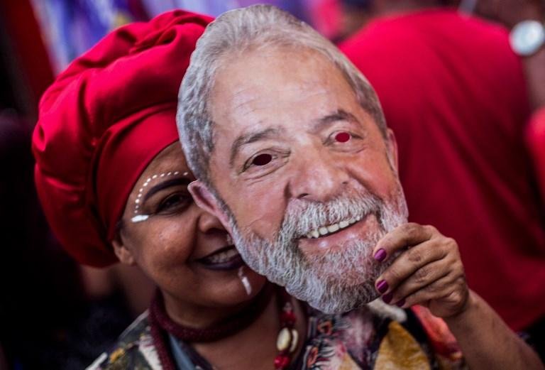 Lula est&aacute; preso na sede da PF em Curitiba