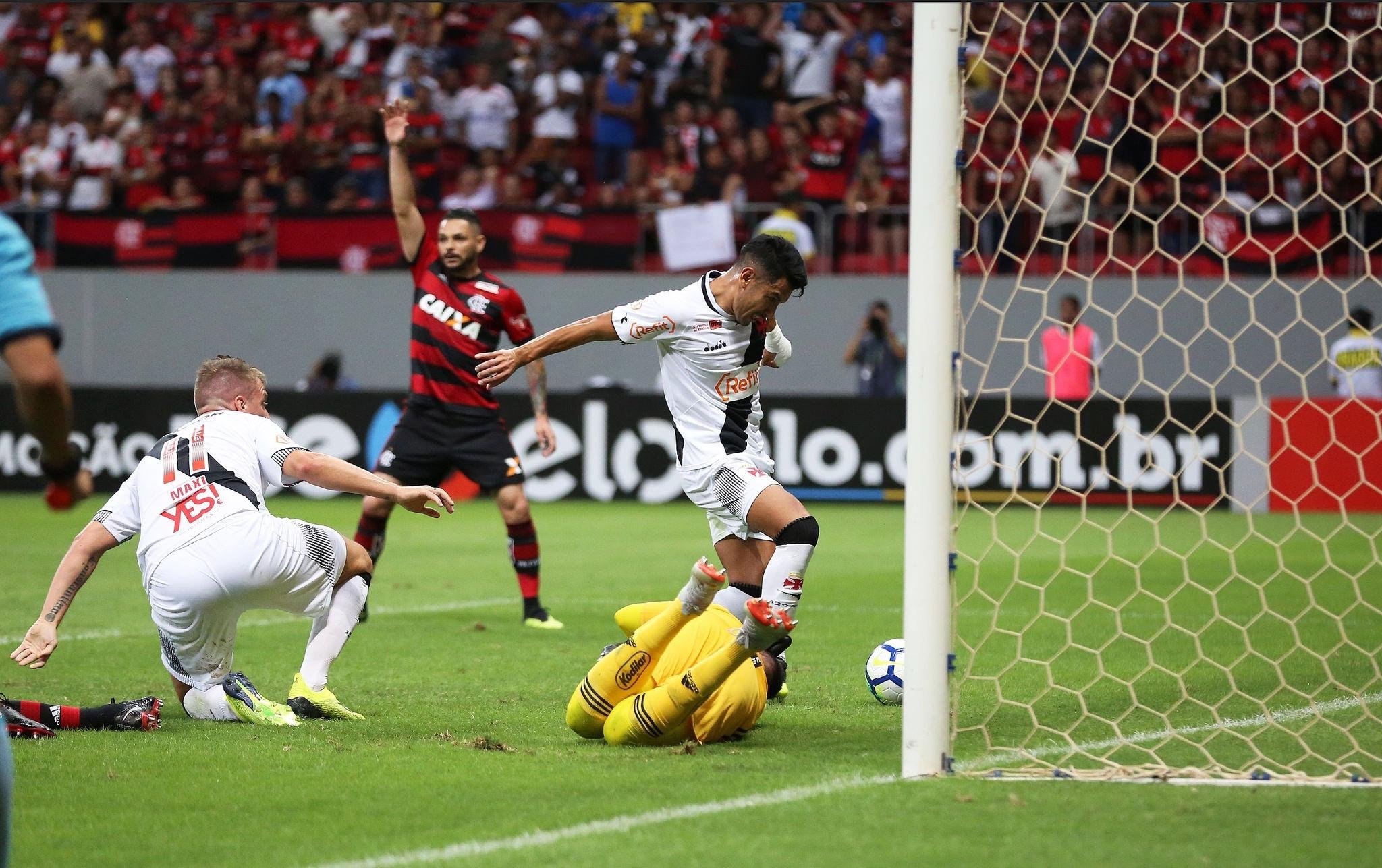 Andr&eacute;s R&iacute;os abriu o marcador para o Vasco, ap&oacute;s chute de M&aacute;xi L&oacute;pez e defesa de Diego Alves