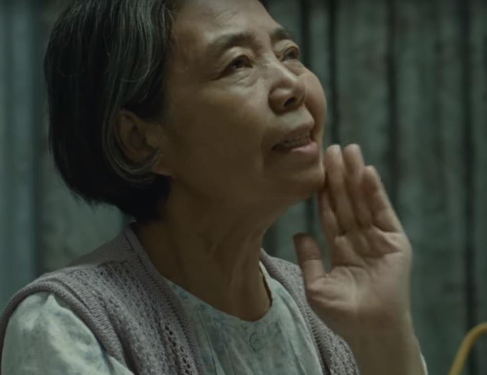 Kirin Kiki em filme "Depois da Tempestade"