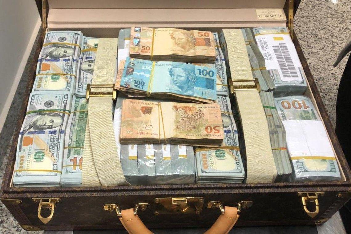 Vice da Guin&eacute; Equatorial deixa o Brasil e assessor pede os bens apreendidos